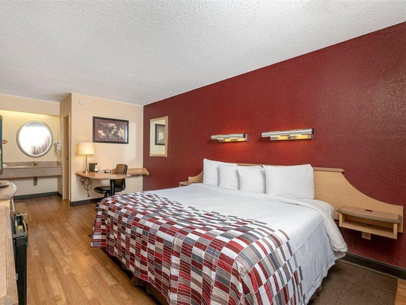 Motel Red Roof Expo Airport